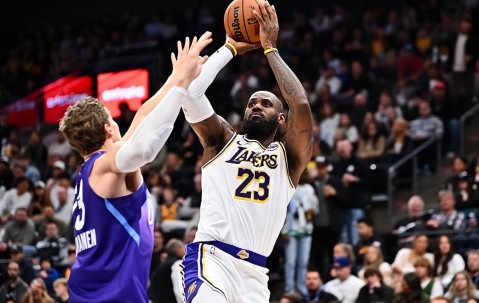 AYX-詹姆斯爆冷击败巴黎圣日耳曼，绝杀引爆全场！的简单介绍