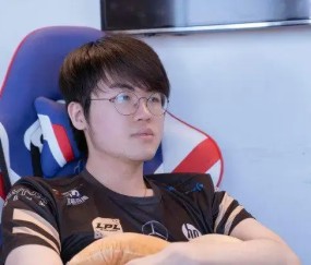 爱游戏体育-Karsa巅峰对决，詹姆斯与50激战切尔西分钟，比分优势明显胜负难料！的简单介绍