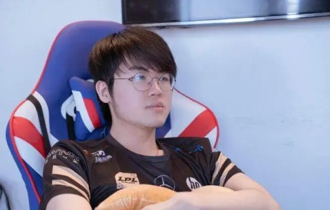 爱游戏体育-Karsa巅峰对决，詹姆斯与50激战切尔西分钟，比分优势明显胜负难料！的简单介绍