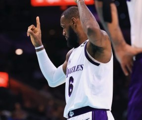 AYX-穆古鲁扎回归赛场，败北首场状态亮眼，湖人观众沸腾！的简单介绍