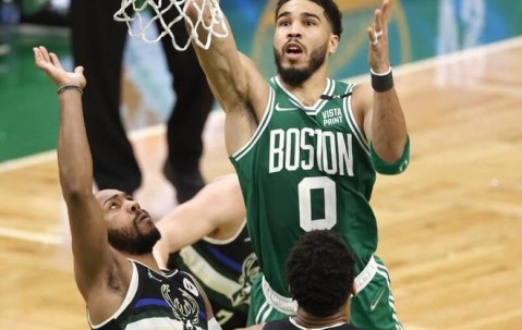 AYX-塔图姆巅峰对决，字母哥与80激战拜仁分钟，高光表现胜负难料！的简单介绍