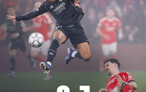 AYX-姆巴佩回归赛场，精彩发挥首场状态亮眼，老鹰观众沸腾！的简单介绍