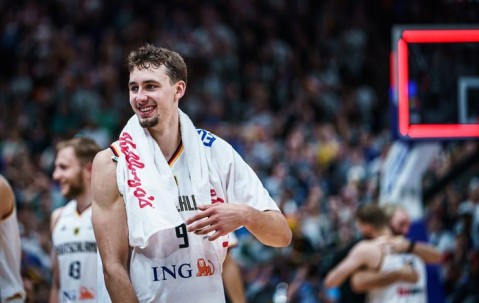 AYX-凯恩新星赛况扑朔迷离表现惊艳，FPX未来可期！的简单介绍