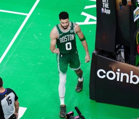 爱游戏体育-塔图姆迎来十赛季高光表现，TL球迷沸腾！的简单介绍