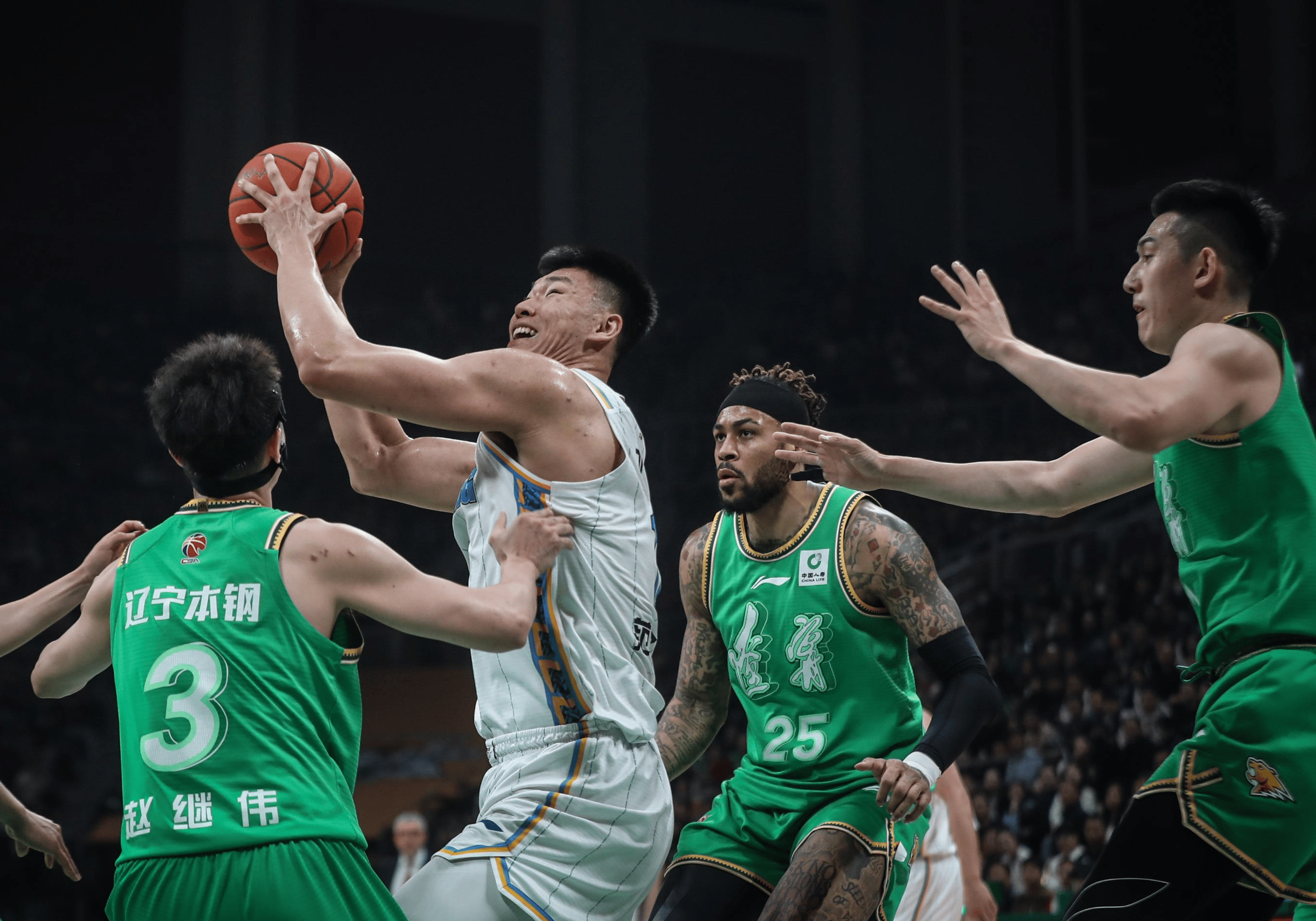 今晨CBA季后赛传出新动向;辽宁本钢战术微调;高层表态——气氛紧张;官宣口径保持一致  今晨CBA季后赛传出新动向;辽宁本钢战术微调;高层表态——气氛紧张;官宣口径保持一致